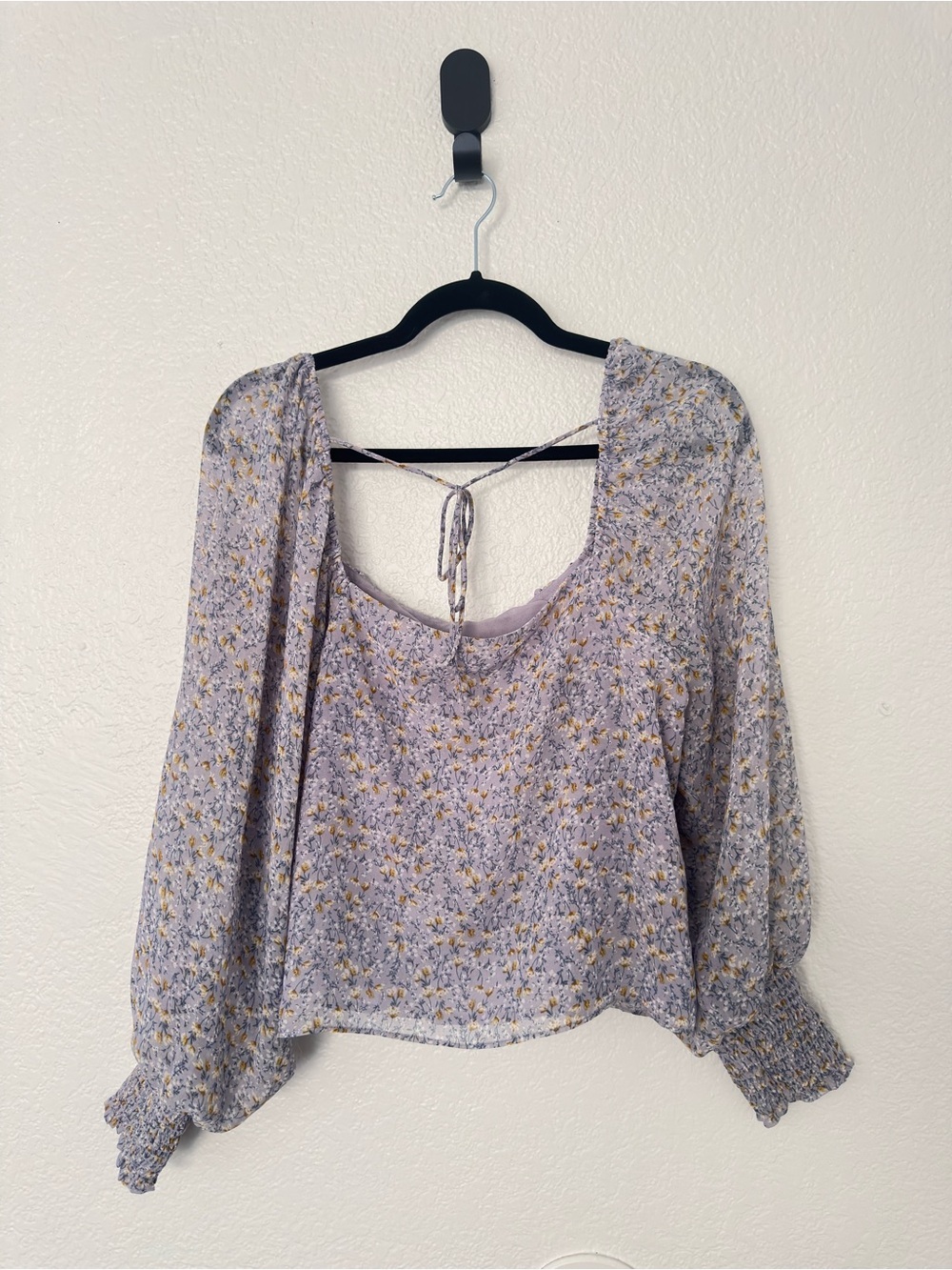 ASTR The Label Tiered Ruffle Blouse Top Size Large - Picture 3 of 6